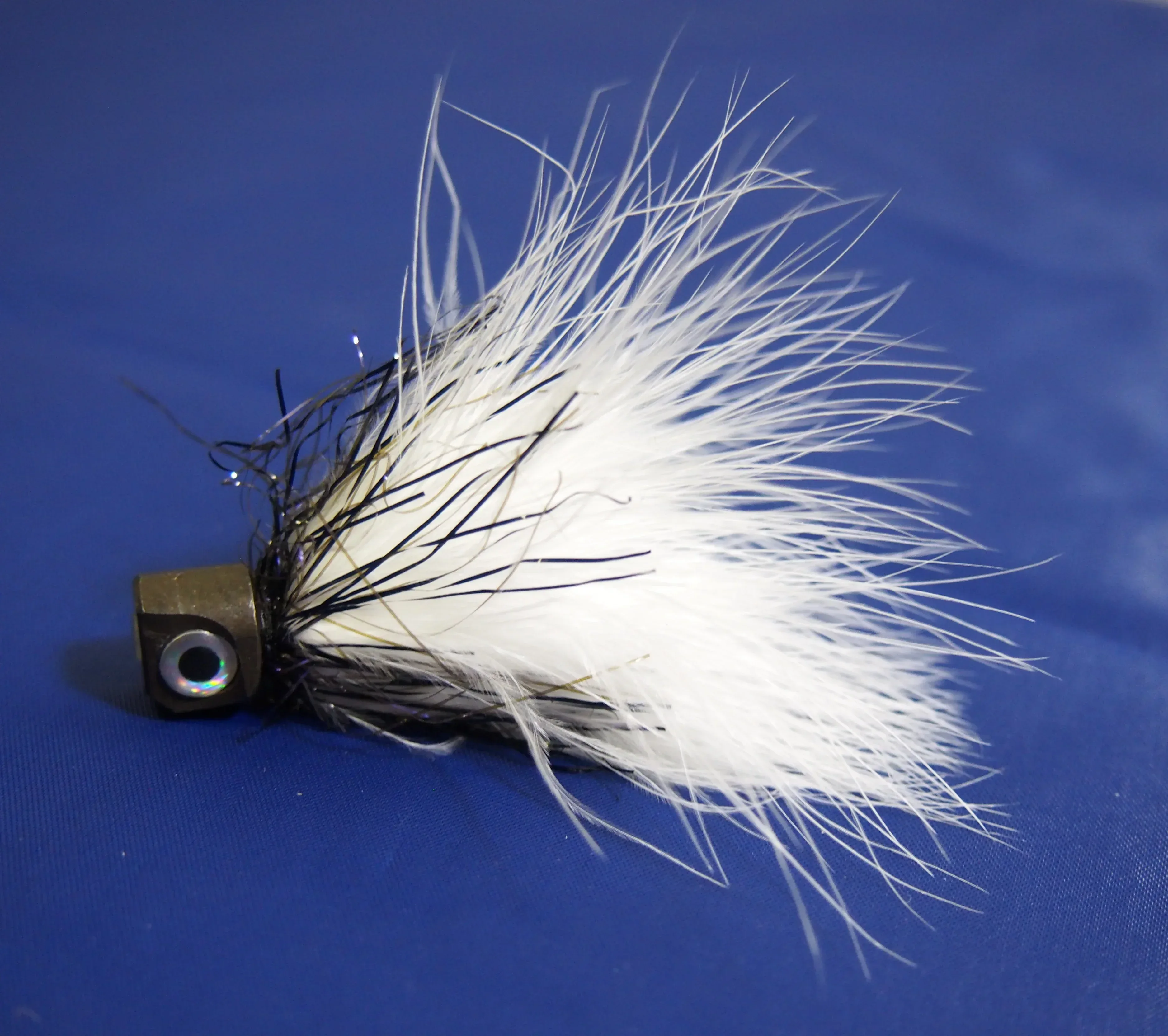 Eumer Spintube Leech 10 g heittoperho - Image 10
