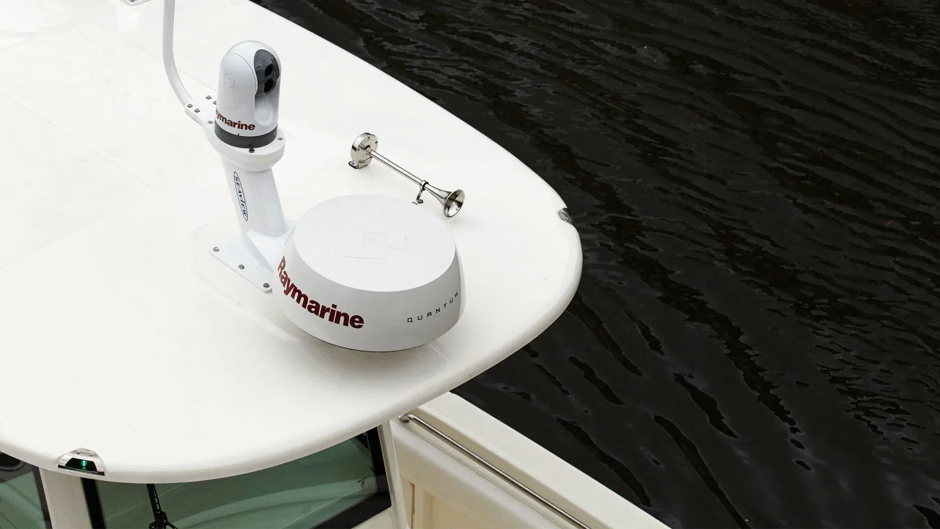 Raymarine Quantum Q24C 18" Wi-Fi tutka + virtakaapeli - Image 9